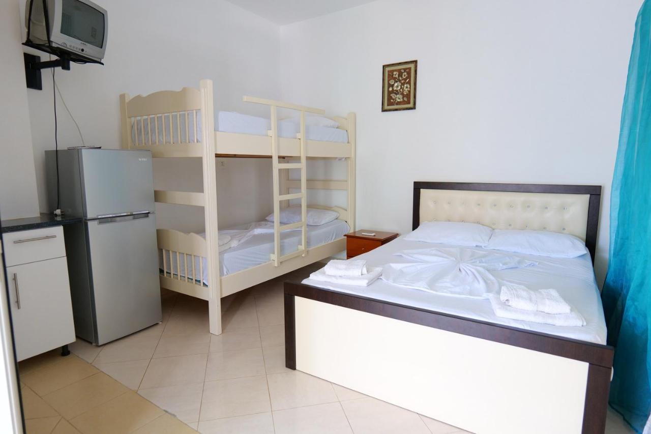 Vila Fredi Ksamil Exterior photo